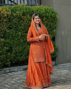 Ensemble Kurti Plazzo pour femmes, tenue traditionnelle élégante, parfaite pour les mariages, les occasions festives, les soirées et un look élégant - Product Image 1