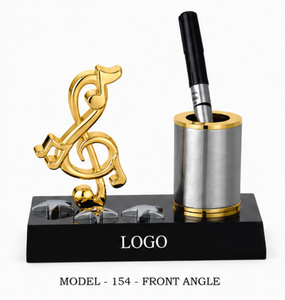 Porte-stylo en forme de note de musique plaqué or avec base noire, logo personnalisé, articles promotionnels, organisateur de bureau - Product Image 5