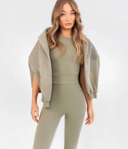Débardeur pour femme, vêtements de yoga à prix bas, matière spandex, disponible dans toutes les couleurs et modèles - Product Image 2
