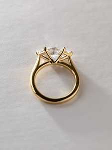 Anillo de Diamantes Cultivados en Laboratorio con Certificación IGI, Corte Marquise, en Oro Amarillo de 14K, Anillo de Compromiso con Certificación IGI - Product Image 5