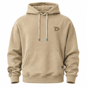 Sudadera con capucha de forro polar beige para hombre con logo en relieve y bolsillo frontal, corte regular, estilo casual para otoño. - Product Image 1