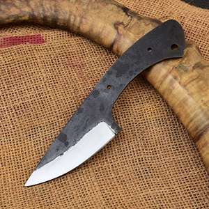 Cuchillo de hoja fija de acero de alto carbono hecho a mano por Prime Crafts International con acabado de forja y diseño de espiga completa para personalización. - Product Image 2