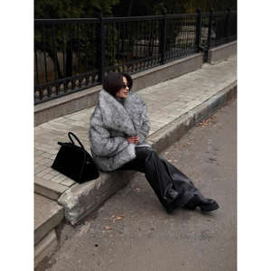 Chaqueta de Invierno Vintage para Mujer Nesta Sports, Talla Grande, Estilo Corto, con Cuello de Piel Sintética de Zorro Extra Grande y Mangas Largas - Product Image 4