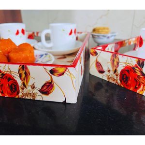 Bandeja de Madera Floral Hecha a Mano con Asas Recortadas, Bandeja Cuadrada Decorativa para Desayuno, Té, Café y Aperitivos para el Hogar y la Cocina - Product Image 5