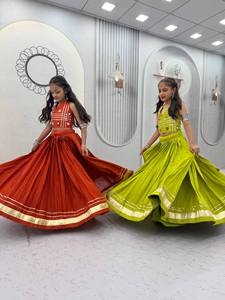 Conjunto de Lehenga Choli de Algodón Puro para Niñas, Estilo Étnico, Secado Rápido, Ideal para Graduación, Navratri, Diwali y Bodas - Product Image 2