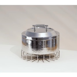Nueva Cacerola Redonda de Acero Inoxidable de 24 cm con Tapa, Diseño Moderno, Acabado Pulido Duradero, Solo Lavar a Mano - Product Image 1