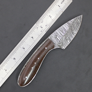 Cuchilla de procesamiento de campo avanzada diseñada para levantar pieles de forma suave y preparar áreas de forma precisa, cuchillos Skinner - Product Image 5