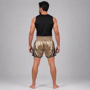 Pantalones cortos profesionales de Muay Thai hechos con materiales de primera calidad para máxima comodidad, agilidad y durabilidad. - Product Image 2