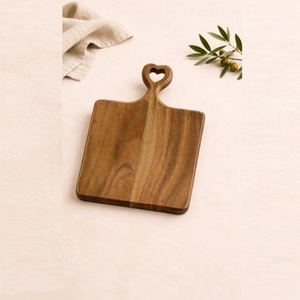 Tabla de cortar de madera de acacia premium con asa en forma de corazón, tabla de cortar de madera dura natural duradera para cocina y tabla decorativa - Product Image 4