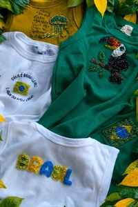 เสื้อกล้ามผ้าฝ้ายสีเขียวปักลายนกทูแคนประดับลูกปัด งานแฮนด์เมดลายสัตว์ - Product Image 2