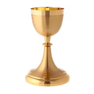 Cáliz Eucarístico Elegante de Metal para Altar de Iglesia y Culto Sagrado - Product Image 1