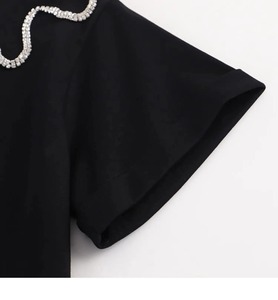 Camiseta de lujo con pedrería y efecto brillante, de algodón premium, cómoda de llevar, ideal para conjuntos llamativos. - Product Image 3