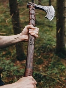 Hacha de Batalla Vikinga Hecha a Mano, Cabeza de Acero Táctica, Mango de Madera Grabado, Herramienta de Supervivencia - Product Image 2