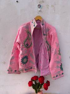 Manteau long matelassé réversible FABRICATEFIZZ en velours de coton rose délavé à imprimé tigre, respirant et écologique, pour femme - Product Image 3