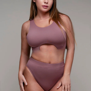 Tenue de pole dance légère pour femme : haut à col montant et short taille haute – Vêtements de performance tendance été, service OEM - Product Image 4