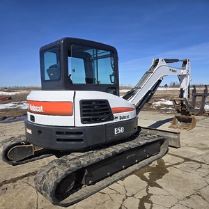 Excavatrice Bobcat E50, équipement compact robuste pour les chantiers de construction, disponible en stock, livraison rapide - Product Image 1