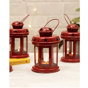 Farol de metal hecho a mano con diseño único, decorativo para exteriores e interiores, portavelas para el hogar y el jardín, disponible para la venta. - Product Image 1