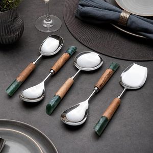 Juego de cubiertos elegantes de acero inoxidable, los más vendidos, con mango metálico para uso doméstico y en restaurantes. - Product Image 4