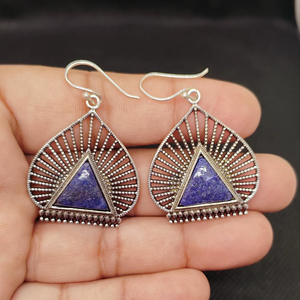 ต่างหูห้อยอัญมณีทองเหลืองแบบฝาชุบทองทำด้วยมือจำนวนมากลาย Lapis Lazuli - Product Image 1