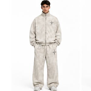 Survêtement imprimé tendance pour homme, blanc cassé, durable, avec fermeture éclair intégrale, col montant, coupe ample, décontracté, avec poches latérales - Product Image 1