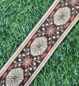 Encaje dorado de alta calidad ideal para bordes de sarees, lehengas, estilismo de vestidos y calzado. - Product Image 1