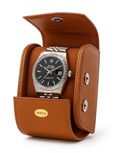 Estuche de Viaje para un Solo Reloj WRIZA de Cuero Genuino - con Forro de Gamuza y Cierre a Presión - Organizador Premium Color Bronceado para Hombres y Mujeres - Product Image 5