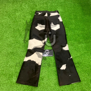 Pantalones acampanados unisex de cuero, cuero vacuno con estampado natural, color negro y blanco. - Product Image 6