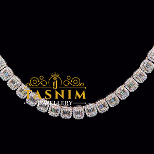 Collier statement TASNIM en or rose avec moissanite VVS, taille ronde et baguette, sertissage à griffes 7MM, bijoux de luxe pour femme, idéal pour mariage - Product Image 4