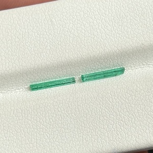 Émeraude afghane naturelle 0,28 carat, lot de 2 pierres brutes de Panjshir en forme de crayon pour la découpe lapidaire et la création de bijoux sur mesure - Product Image 3
