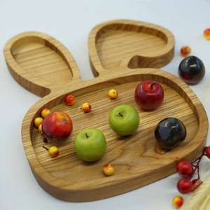 Assiette en bois en forme de lapin, idéale pour les fêtes d'anniversaire des enfants, pour servir des cupcakes et des collations ou présenter du chocolat et des bonbons, en provenance d'Inde. - Product Image 2