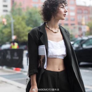 Pendentif baguette en argent pur S925 exquis de He Fang, design de niche simple et luxueux, s'accordant à tous les styles, avec collier de perles - Product Image 4