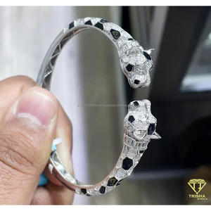 สร้อยข้อมือเทนนิสประดับเพชรโมอิสซาไนต์แบบฮิปฮอป Trisha Jewels เงินแท้ 925 ชุบทองคำสีกุหลาบ ได้รับการรับรองจาก IGI เครื่องประดับหรูหราสำหรับทุกเพศ - Product Image 1
