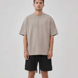 Camiseta de manga corta con hombros caídos y estampado de letras para hombre Trendzo Clothing, al por mayor, estilo urbano, algodón peinado, personalizada, de alto gramaje. - Product Image 6