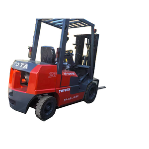 Chariots élévateurs Toyota d'occasion de 3 tonnes avec moteur d'origine, performances de haute qualité, prix compétitifs pour les mines, les chantiers de construction, les ports - Product Image 1