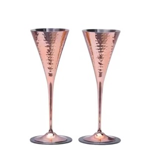 Gobelets à vin en cuivre de style vintage, faits à la main, à long pied, verres en métal résistants aux chocs, vaisselle décorative pour bar - Product Image 1