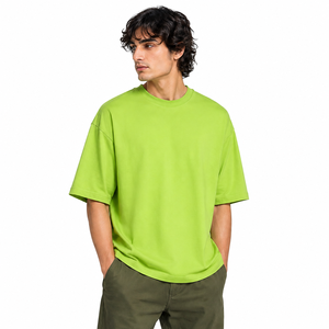 T-shirt ample de qualité supérieure pour homme, offrant un confort surdimensionné, un tissu doux et respirant, et un look élégant et polyvalent pour un style moderne. - Product Image 1