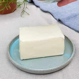 Recipiente para Mantequilla Artesanal con Tapa de Cristal y Plato para Servir, Diseño Elegante con Perilla de Agarre Suave, Solución para Guardar Mantequilla en la Cocina - Product Image 4