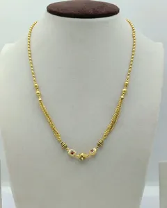 Exquisito Collar Tradicional Chapado en Oro de 22K para Mujer con Detalles Geométricos en Rojo Rubí y Cuentas de Oro Texturizadas - Product Image 2