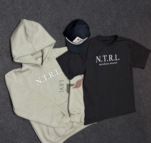 ชุดเสื้อยืดโอเวอร์ไซส์พรีเมียมและเสื้อฮู้ดพร้อมหมวก สไตล์สตรีทแวร์ ผ้าผสมคอตตอน/โพลีเอสเตอร์ เหมาะสำหรับใส่ในฤดูใบไม้ร่วง - Product Image 2