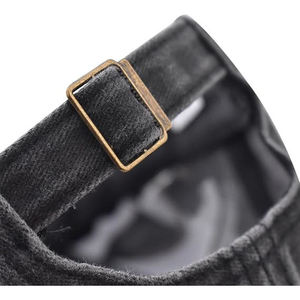 Casquette de baseball classique noire personnalisée, effet vieilli et délavé, avec bords effilochés, en coton, style Dad Hat, pour hommes et femmes, ajustable avec fermeture snapback - Product Image 3