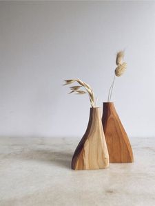 Juego de jarrones de madera hechos a mano, de grano natural, artísticos, para decoración de mesa, estante o como adorno para el hogar. - Product Image 1