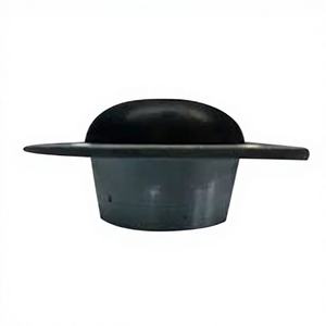 Bouchon pour trou de filtre de piscine, couramment utilisé pour bloquer les trous de filtration des piscines hors sol lors du remplacement des pompes ou des tuyaux de filtration. - Product Image 1