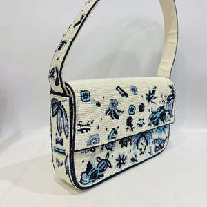 Bolso de Mano Casual de Lujo Hecho a Mano en India con Asa de Cuentas Multicolor, Estilo Artesanal Local Duradero - Product Image 5