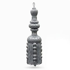 Borla de Hilo Metálico Personalizable, Hecha a Mano, Duradera y Ligera, Decoración para Prendas Ceremoniales - Product Image 3