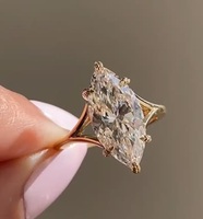 Bague de fiançailles et de mariage classique en moissanite taille marquise sertie à griffes, en or jaune 14K à double sangle, Vana Jewels, Tendance Unique