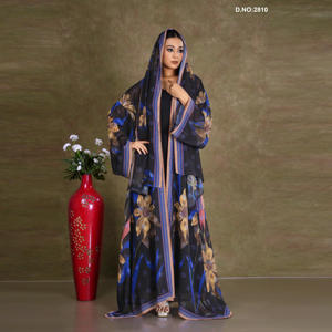 Abaya en mousseline imprimée florale à devant ouvert avec bordures décoratives, coupe longue et fluide, tenue modeste - Product Image 1