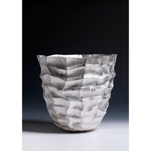 Pot de fleurs en métal Wabi-Sabi sculpté à la main, texture irrégulière argentée et dorée, jardinières d'intérieur pour la décoration de plantes vertes et fleurs - Vente chaude - Product Image 6