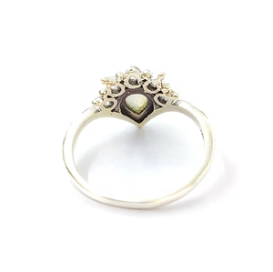 Bague unisexe moderne en argent sterling avec pierre de lune cabochon en forme de poire, motif floral riche et design couronne - Product Image 4