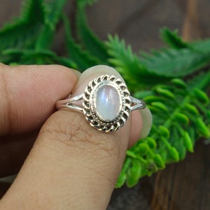 Bague en argent sterling 925 avec pierre de lune blanche naturelle, faite à la main, vintage, ovale, cabochon, pour femme, bijou minimaliste, cadeau - Product Image 5