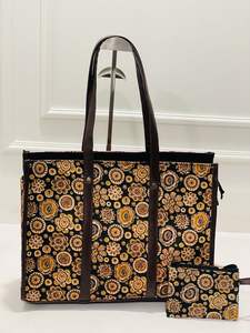 Sac à main et sacoche pour ordinateur portable à motif floral mandala imprimé sérigraphié moderne avec pochette pour téléphone offerte - Product Image 6